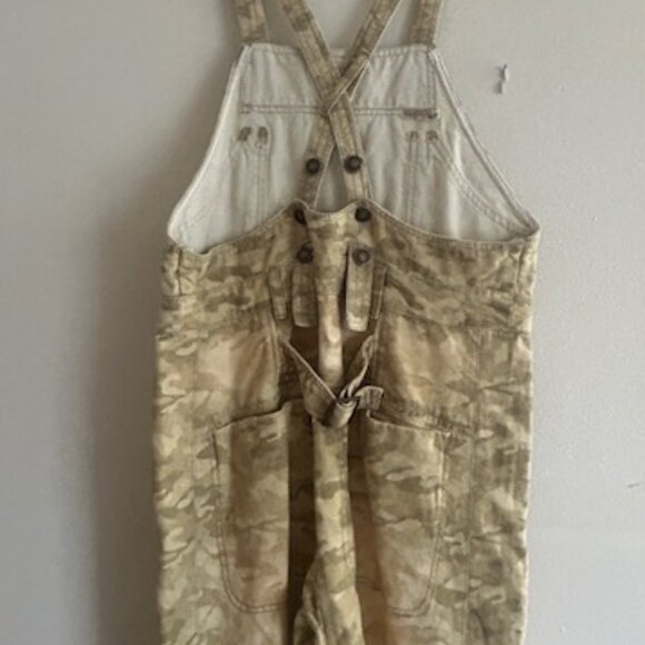 We The Free Way It Goes Camo Bib Adjustable Strap Back Cinch Harem Overalls NEW - Picture 12 of 16